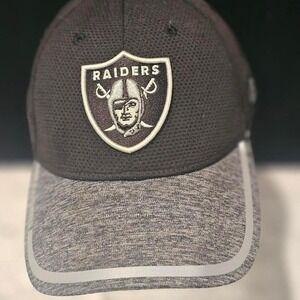 New Era 39THIRTY Las Vegas Raiders Hat Mens Medium Large Black Grey NFL Cap